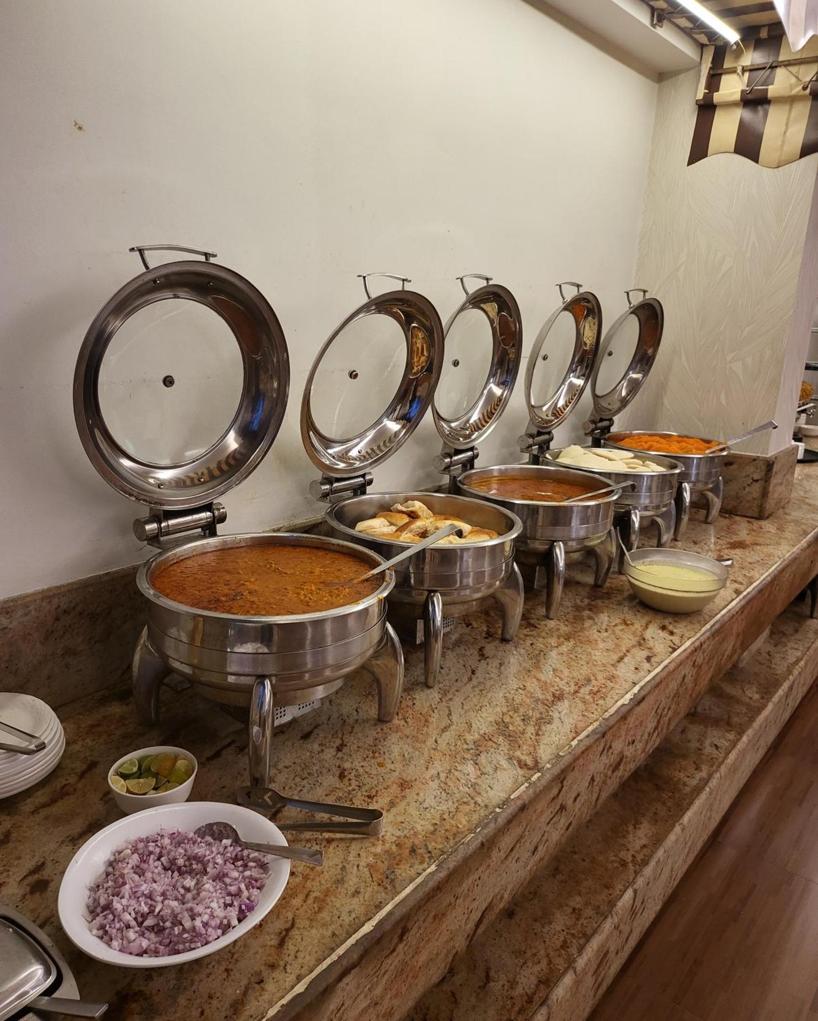 Hotel Maharana Inn Chembur Mumbai Ngoại thất bức ảnh